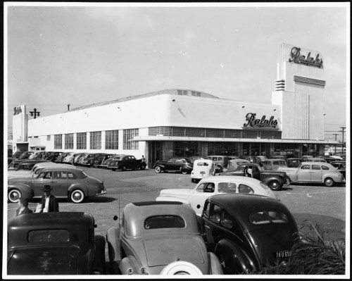 Opening Day of Ralph's Supermarket/ April 25, 1942/ 