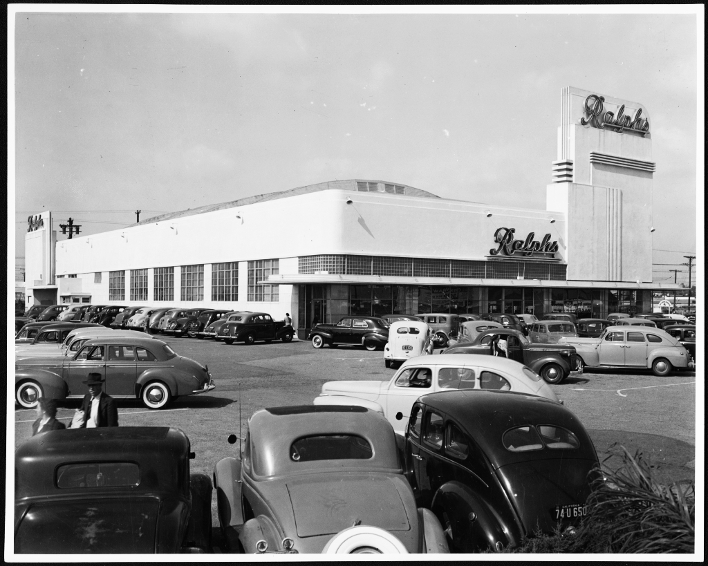 Opening Day of Ralph's Supermarket/ April 25, 1942/ 