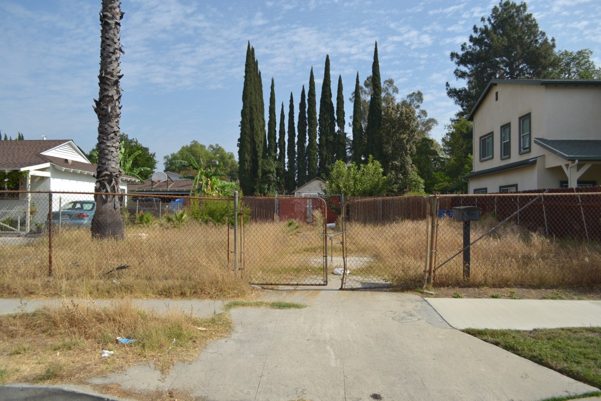 15137 Gilmore St. Van Nuys, CA 91411