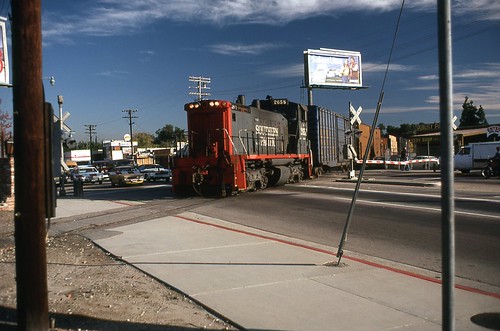 1981: Burbank Boulevard at Fulton Ave – SP&nbsp;2658