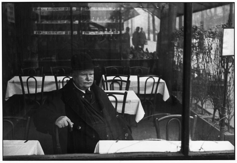 Henri Cartier-Bresson FRANCE. Paris. Avenue du Maine. 1932.