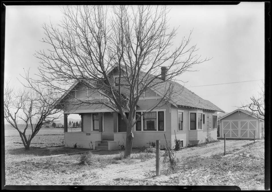 Van Nuys 1926. Dick Whittington Studios.
