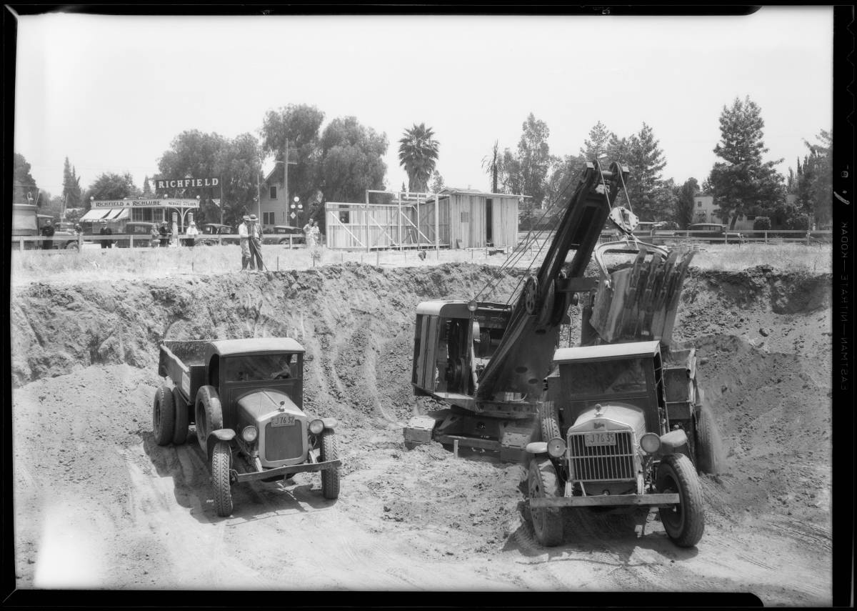 Construction_of_new_city_hall_Van_Nuys_Los_Angeles_CA_1932_image_1