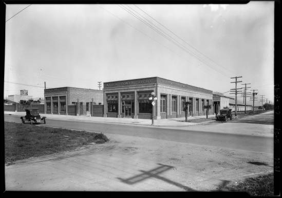 Wagner_Thoreson_scenes_at_Van_Nuys_Los_Angeles_CA_1926_image_2