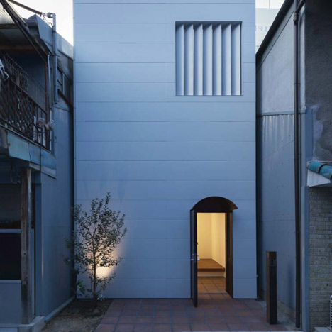 House-by-Tsubasa-Iwahashi-Architects_dezeen_1sq