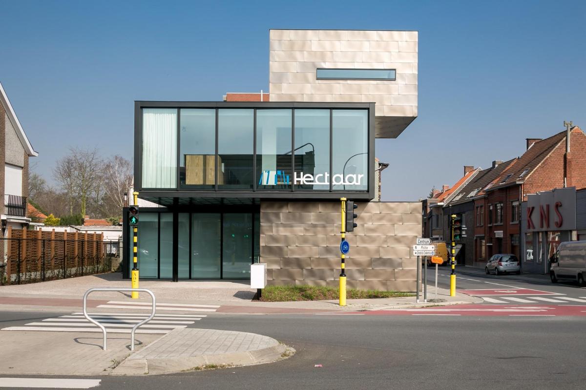 Location Belgium Roeselare/Office building HECTAAR - Photographer: Thomas De Bruyne – Cafeine