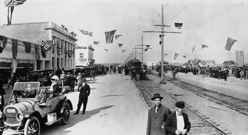 Early_view_of_Van_Nuys_Boulevard