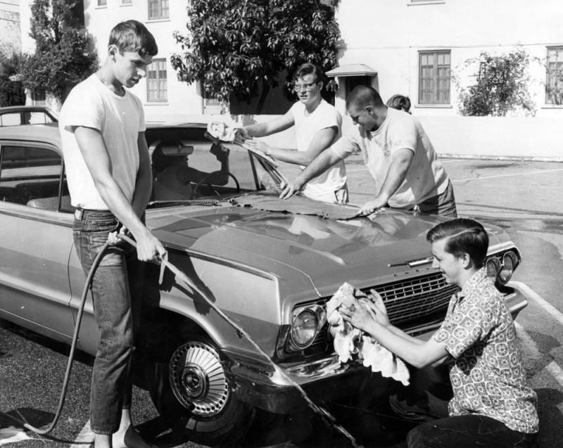 Vintage Car Washing: Los Angeles, CA.