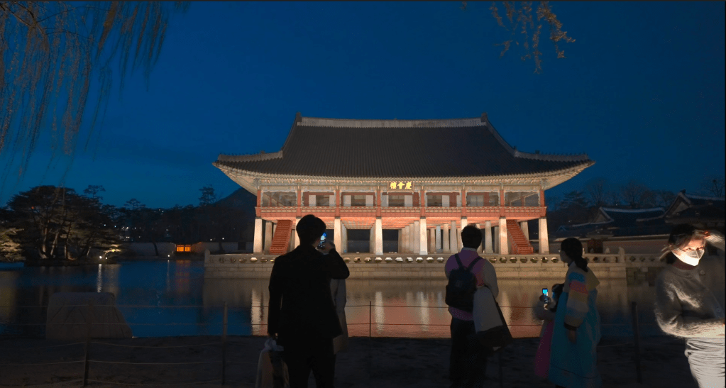 Moonlight Walk in&nbsp;Seoul.