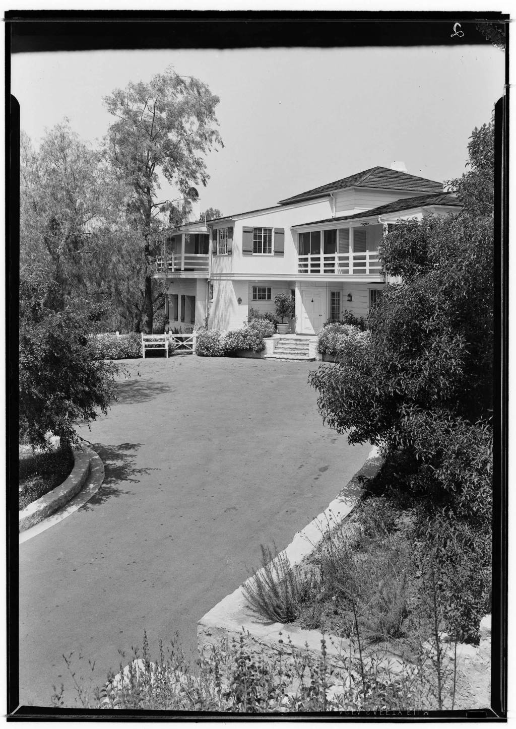 Myrna Loy and Arthur Hornblow, Jr.’s “Lime Orchard” Home&nbsp;1938￼